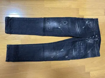 데미지 가공 슬림핏 데님 팬츠