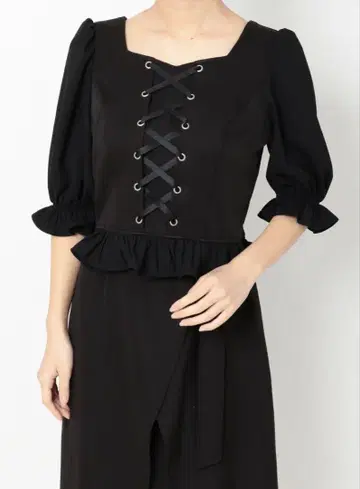 이토미 FRONT 레이스업 블라우스