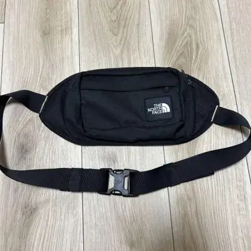 THE NORTH FACE 바디백 블랙