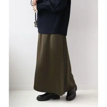 [ 새상품 택 포함 ] relume 새틴 레이스 슬릿 스커트