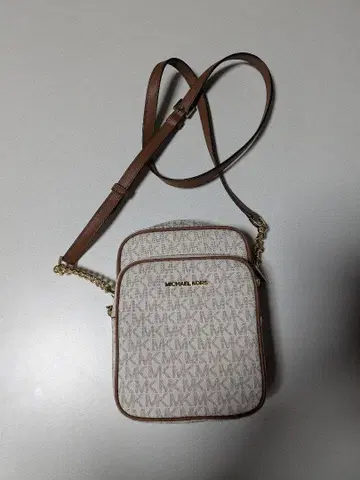 MICHAEL KORS MK 로고 숄더백