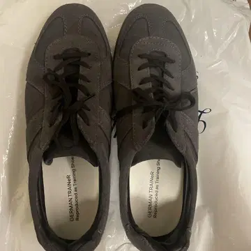 GERMAN TRAINER 다크 그레이 트레이닝 슈즈 42