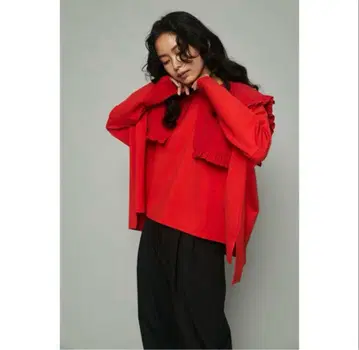 해린 도트 무늬 프릴 달린 빨간색 긴팔 상의
