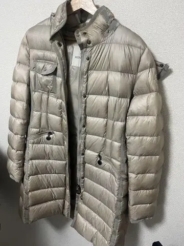 MONCLER 베이지 다운 자켓