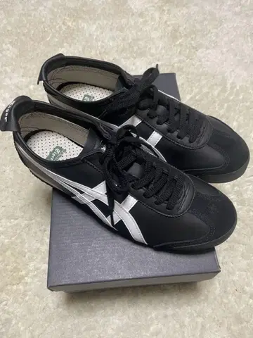 미사용 새상품 오니츠카타이거 멕시코 66 블랙 x 화이트 26.5cm
