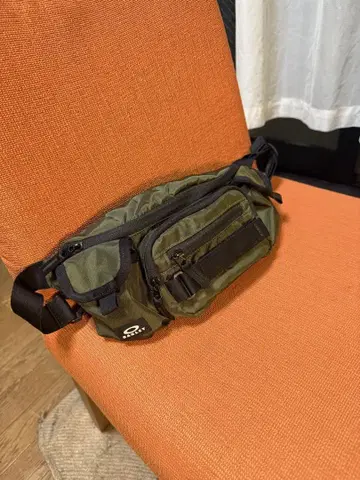 오클리 바디백