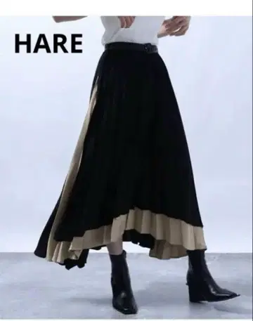 HARE 랜덤 플리츠 스커트 블랙
