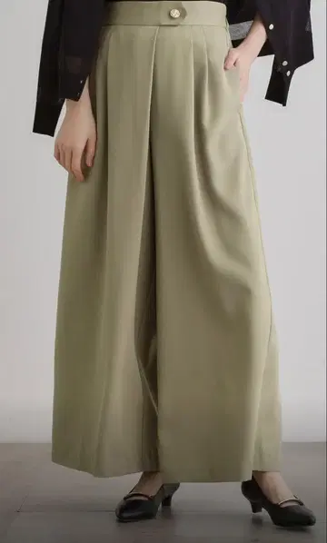 택 포함 새상품 grove 에포트리스 맥시 스칸츠 S 사이즈