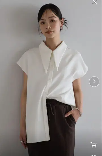 ENC 롱 칼라 프렌치 슬리브 블라우스
