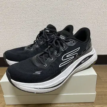 스케쳐스 맥스 쿠셔닝 프로펄션 러닝화