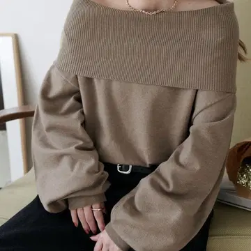 새상품 Discoat 쫄깃쫄깃 오프숄더 풀오버