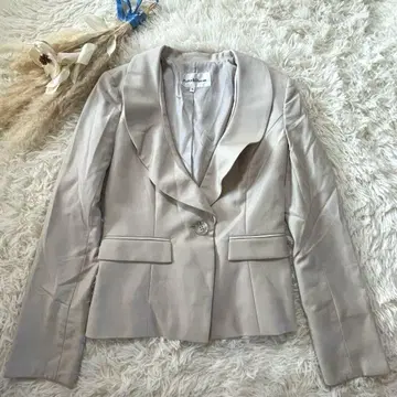 [ 핑키 & 다이앤 ] 베이지 테일러드 자켓 사이즈 36 고급 캐주얼