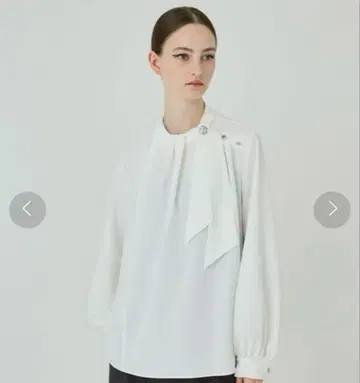 유나이티드 도쿄 아시메 타이 볼륨 슬리브 블라우스