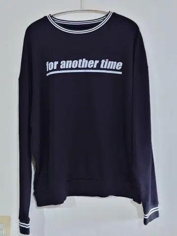 Retro Engine 블랙 맨투맨 M