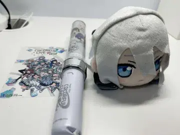 프로세카 니고 세카라이 응원봉 요이사키 카나데 누워있는 봉제 인형