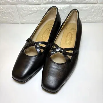 새상품급 긴자 요시노야 스퀘어토 펌프스 22.5cm