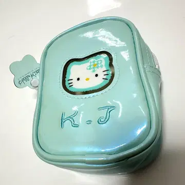 헬로키티 에나멜 레트로 파우치
