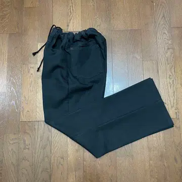 Wrangler DAMAGEDONE 런처 슬랙스 플레어 블랙