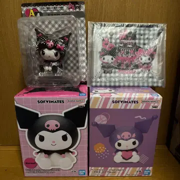 앉아있는 쿠로미 파우치 피규어 세트 덤 포함