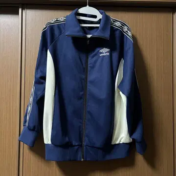 9090 x UMBRO 트랙 자켓