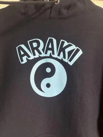 ARAKI 네이비 후드티