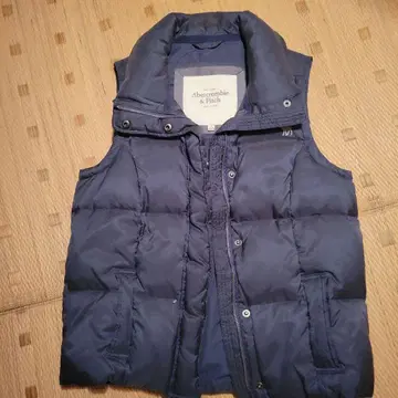 Abercrombie & Fitch 네이비 다운 베스트 M 사이즈