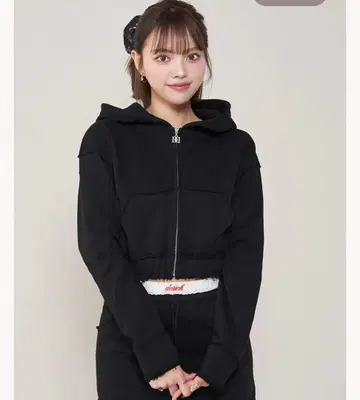 다리치 DD 지퍼 후드 맨투맨 블랙