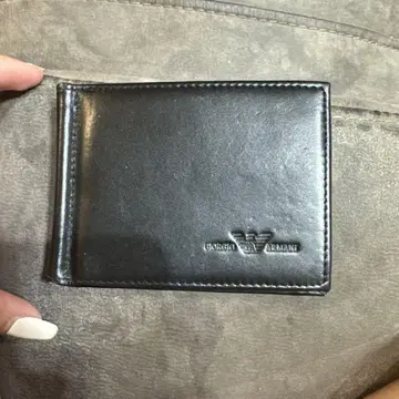 EMPORIO ARMANI 블랙 이단 접이식 지갑