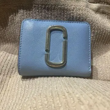 Marc Jacobs 이단 접이식 지갑 스카이블루