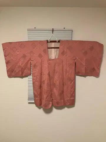 핑크 기하학 패턴 겉옷