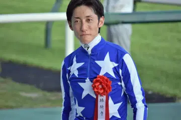 츠무라 아키히데 A4 사이즈 광택지