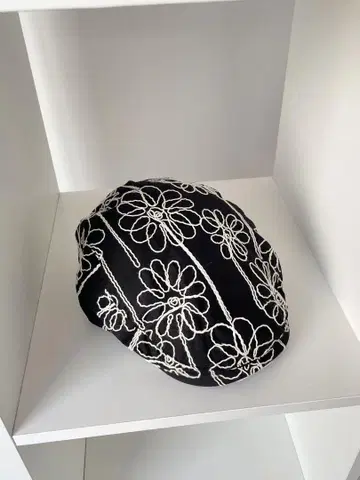 Awesome 꽃무늬 자수 버킷햇 블랙