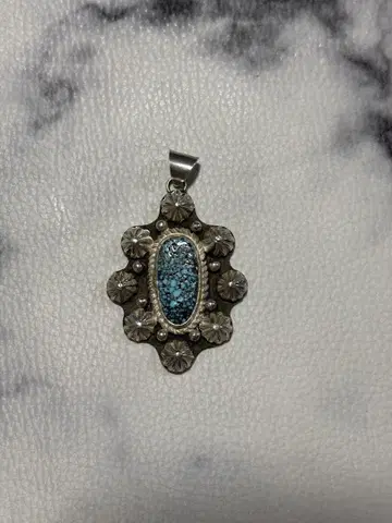 아폴로 네이비 터콰이즈 목걸이