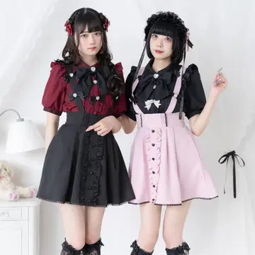 비쥬 하트 리본 프릴 블라우스 + 서스펜더 포함 비쥬 하트 리본 스커트
