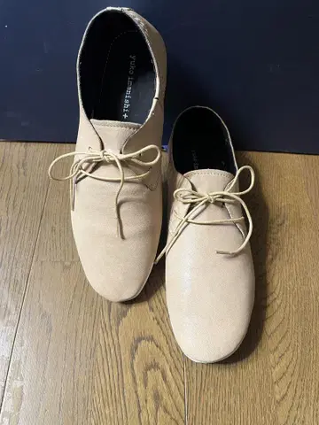 베이지 로퍼 합성 피혁