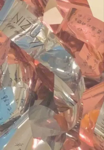 NiziU 홀 투어 은 테이프