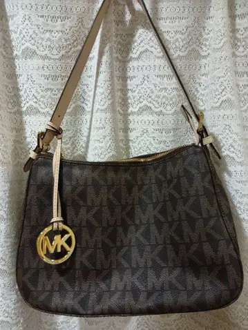 MICHAEL KORS 모노그램 숄더백