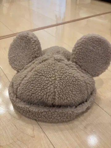베이지 귀도리 모자