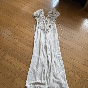 아메리 빈티지 아이보리 프릴 올인원