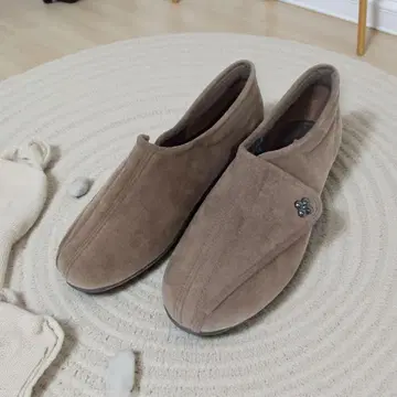 새상품급 쾌보주의 간호화 23cm 브라운 벨크로 테이프