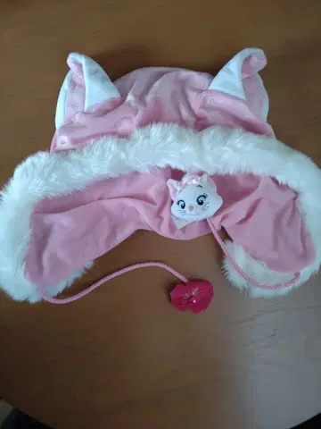 [새상품급] 디즈니 마리 고양이 귀 퍼 모자 핑크