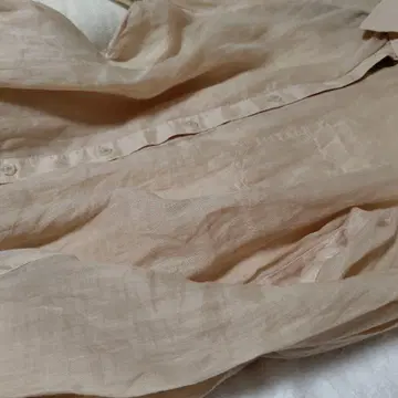 린넨 긴팔 셔츠 포켓 부착 연한 베이지