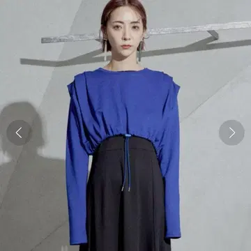 숏 파워 숄더 상의 UN3D