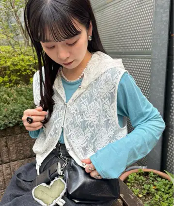 Kastane 레이스 슬리브리스 후드티