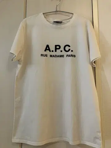 A.P.C. 티셔츠 RUE MADAME PARIS 화이트