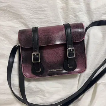 Dr.Martens 2024 발렌타인 한정판 7인치 사첼백