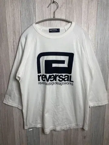 [7부 소매] reversal 스테디셀러 로고 프린트 T셔츠 롱T 화이트