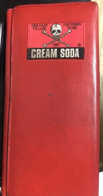 CREAM SODA 스컬 자수 장지갑 레드