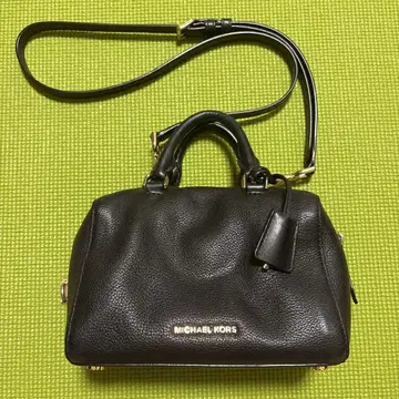 MICHAEL KORS 블랙 가죽 숄더백
