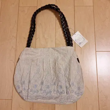 Ruban de Tiaras 티아라 베이지 토트백 자수 블루